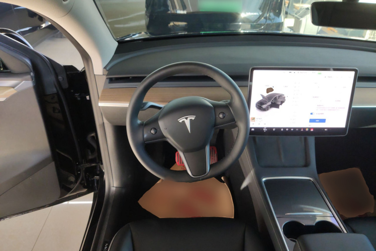 特斯拉 Model Y 2022款 改款 长续航全轮驱动版中控内饰13