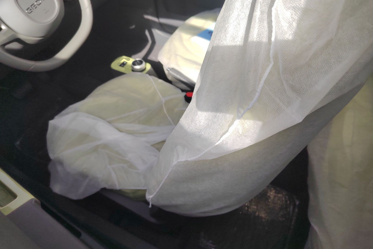 吉利银河 2024款 熊猫mini 200km 耐力熊中控内饰19