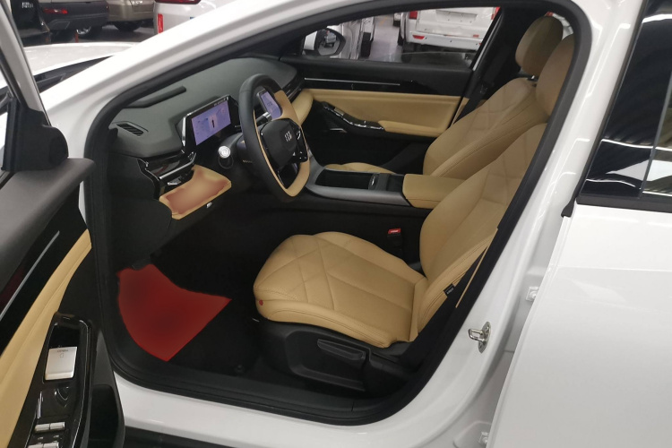 吉利银河 银河L6 2023款 60km PLUS中控内饰7003