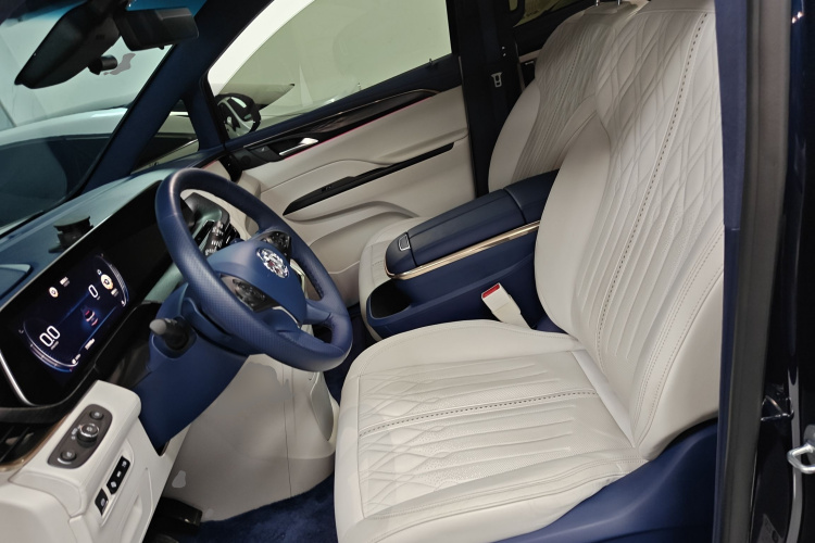 别克GL8 2022款 Avenir艾维亚 四座尊礼版局部细节19