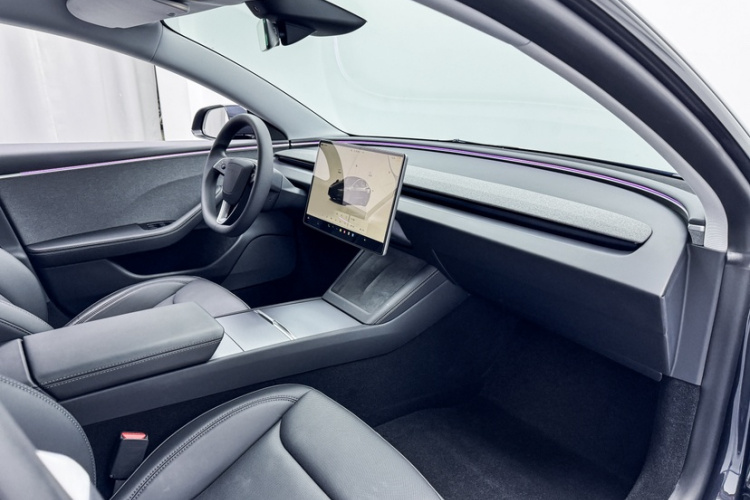 特斯拉 Model 3 2023款 后轮驱动版中控内饰7005