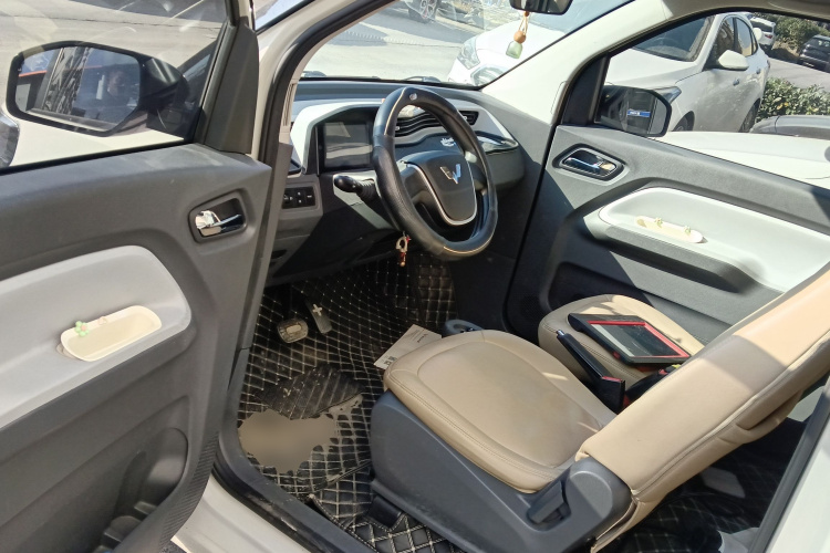 五菱汽车 宏光MINIEV 2022款 马卡龙时尚款 磷酸铁锂中控内饰7003