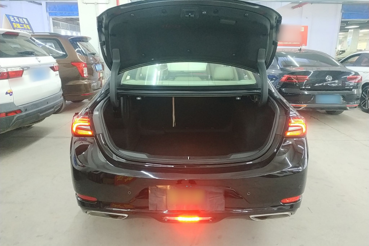 别克 君越 2020款 652T 精英型机舱底盘23