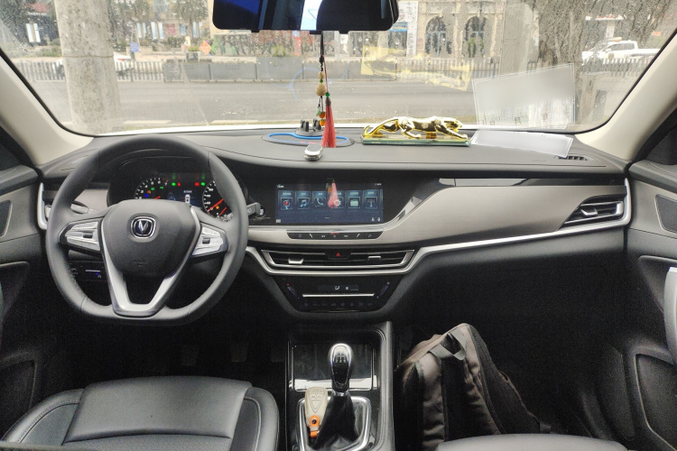 长安CS35PLUS 2022款 1.6L 手动豪华版中控内饰7002