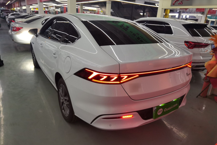 比亚迪 秦PLUS 2023款 冠军版 DM-i 120KM领先型车身外观6