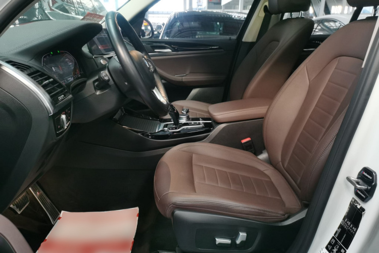 宝马X3 2020款  xDrive25i 豪华套装中控内饰19