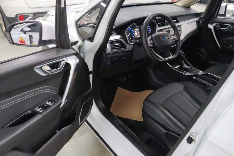 吉利汽车 远景X3 2019款 升级版 1.5L CVT精英型中控内饰7003