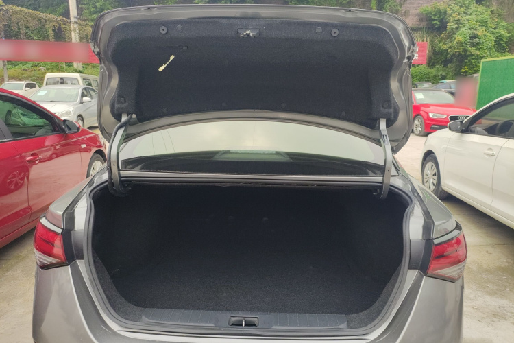 日产 轩逸 2020款 1.6L XL CVT悦享版机舱底盘23