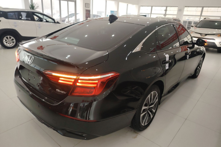 本田 英仕派 2022款 锐·混动 2.0L 净雅版车身外观6005