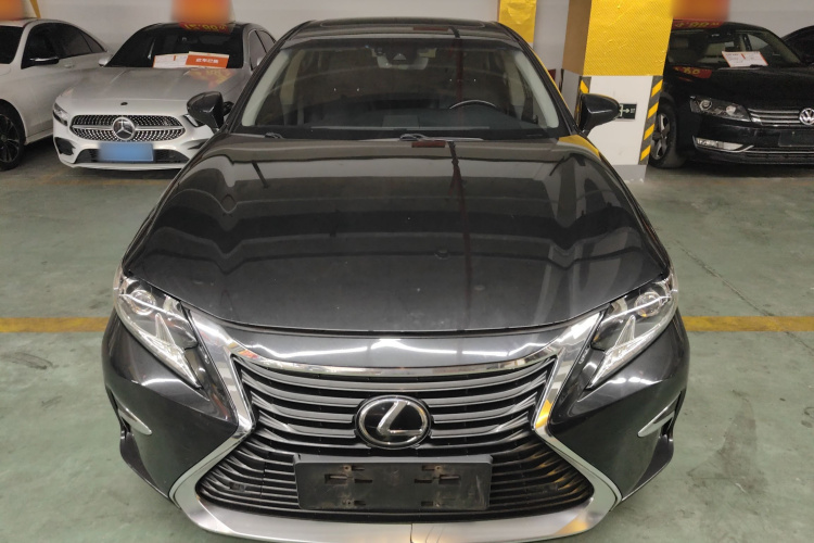 雷克萨斯ES 2015款 200 舒适版车身外观2