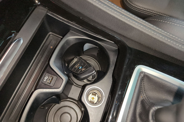 宝马1系 2020款 120i M运动套装中控内饰7001