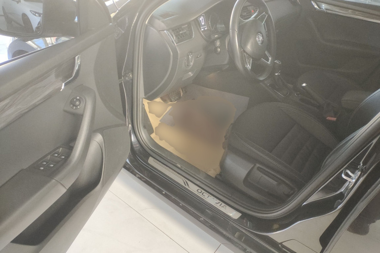 斯柯达 明锐 2017款 1.6L 自动智行版中控内饰20