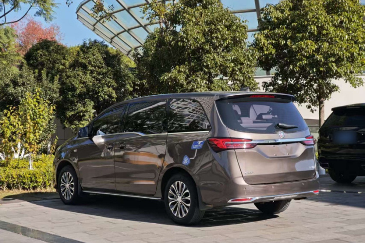 别克GL8 2023款 陆上公务舱 智享型车身外观6014