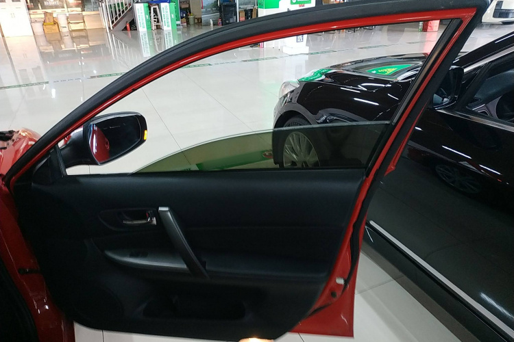 马自达6 2015款 2.0L 自动时尚型中控内饰7005