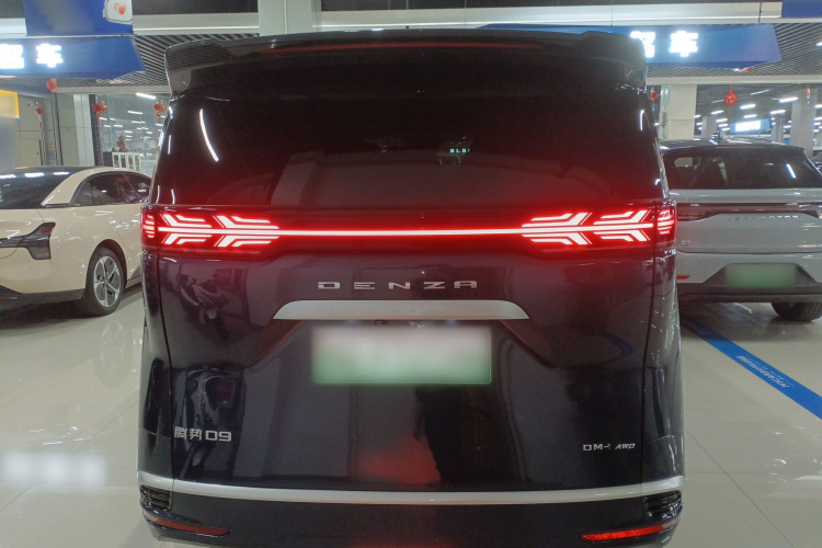 腾势D9 2022款 DM-i 970 四驱旗舰型车身外观6