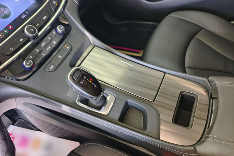 别克 君越 2020款 652T 豪华型中控内饰7006