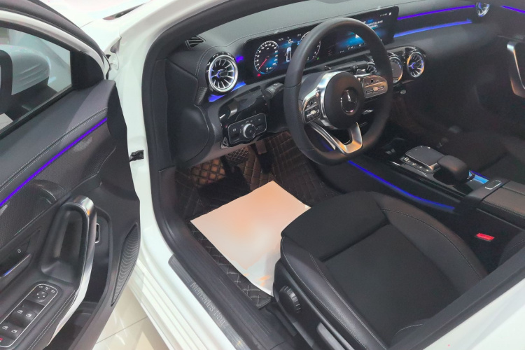 奔驰A级 2022款 改款二 A 200 L 运动轿车时尚型中控内饰20