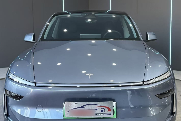特斯拉 Model Y 2025款 长续航全轮驱动 首发版车身外观6002