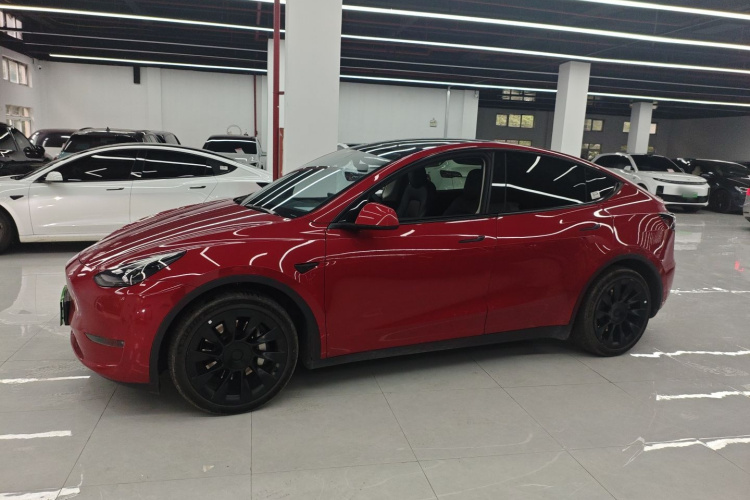 特斯拉 Model Y 2022款 长续航全轮驱动版车身外观4