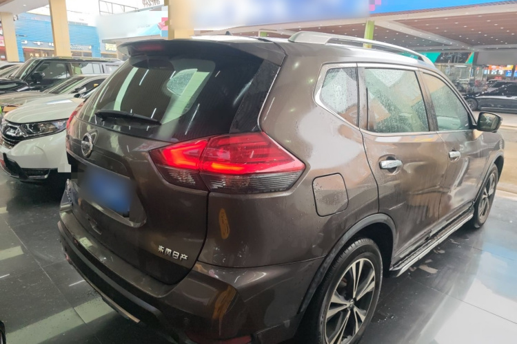 日产 奇骏 2021款 2.5L CVT 4WD XL ITS豪华纪念版车身外观7