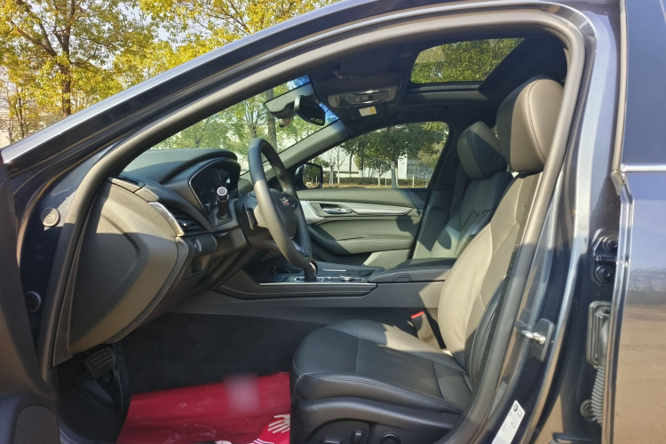 凯迪拉克CT5 2021款 改款 28T 豪华型中控内饰7002