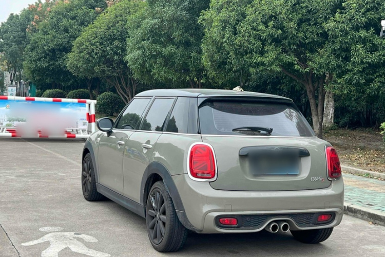 MINI 2019款 2.0T COOPER S 经典派 五门版车身外观6002