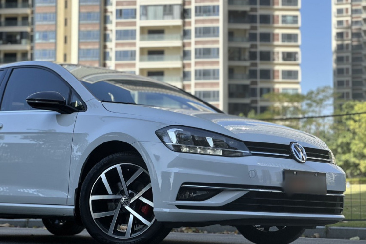 大众 高尔夫 2018款  230TSI 自动豪华型车身外观6013