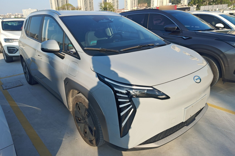 埃安 AION Y 2023款 Plus 510 乐享版车身外观3