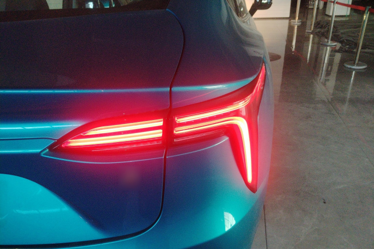 江铃集团新能源 羿 2023款 标准续航行业版车身外观9