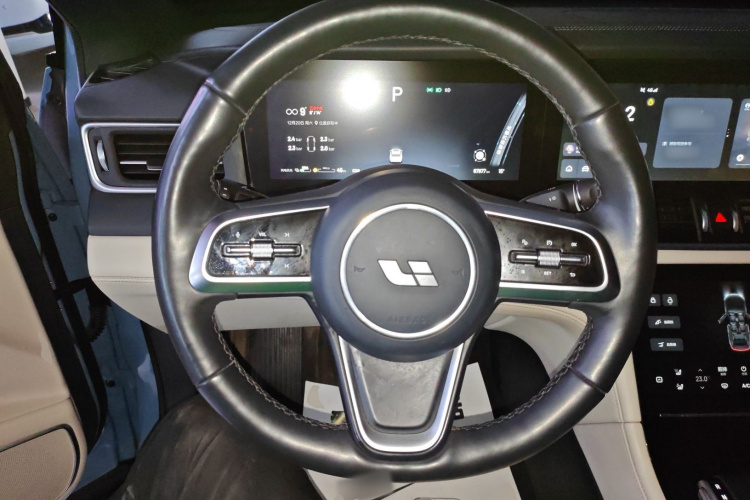 理想汽车 理想ONE 2021款 增程6座版中控内饰13