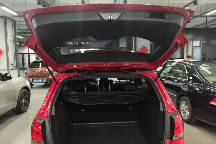 奔驰B级 2018款 B 200 动感型机舱底盘23