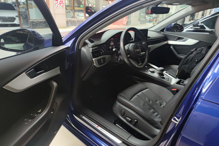 奥迪A4L 2019款 40 TFSI 时尚型 国V中控内饰7003