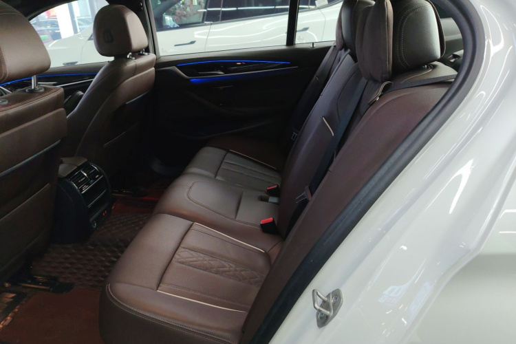 宝马5系 2021款 改款 525Li M运动套装中控内饰21