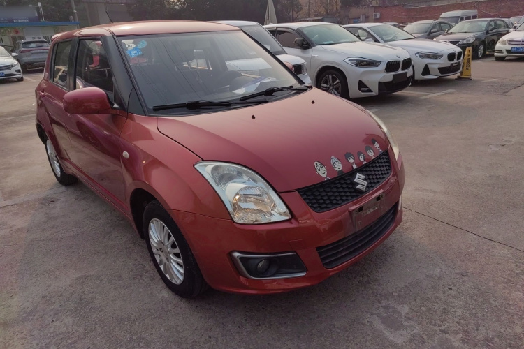 铃木 雨燕 2014款 1.3L 手动标准型车身外观3