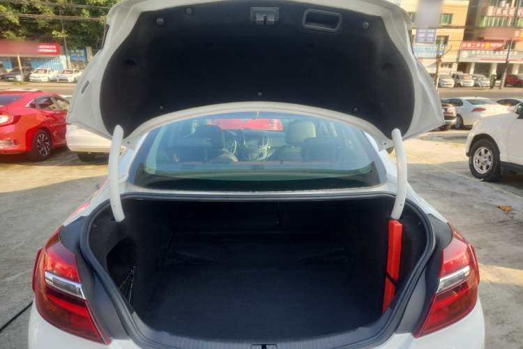 别克 君威 2015款 1.6T 精英技术型机舱底盘23