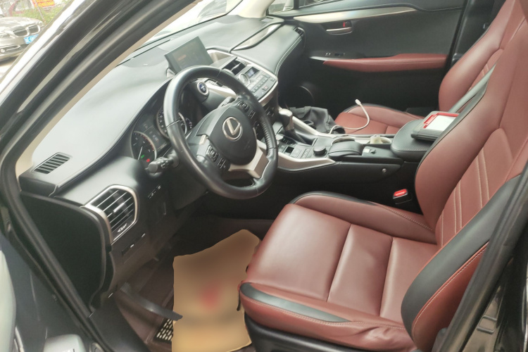 雷克萨斯NX 2015款 300h 前驱 锋尚版中控内饰19
