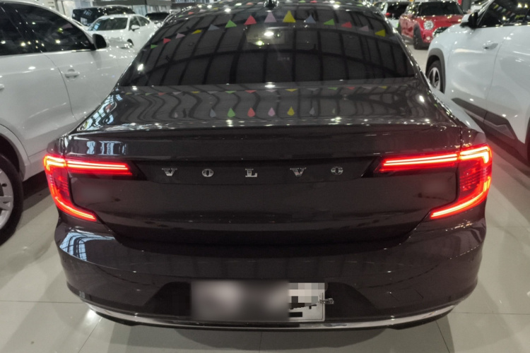 沃尔沃S90 2025款 B5 智远豪华版车身外观6