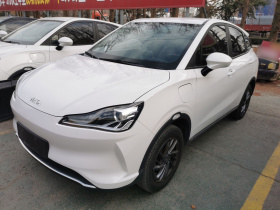 哪吒汽车 哪吒V 2022款 潮 300 Lite 三元锂