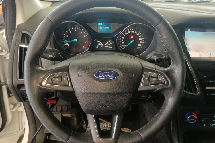 福特 福克斯 2017款 三厢 1.6L 自动风尚型智行版局部细节13