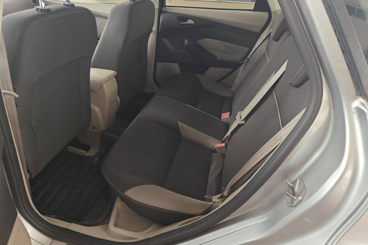 福特 福克斯 2012款 三厢 1.6L 手动舒适型中控内饰7004