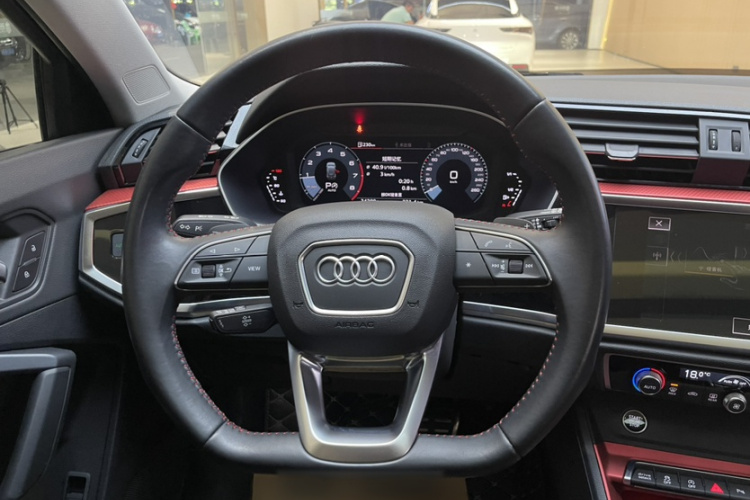 奥迪Q3 2021款 40 TFSI 时尚动感型中控内饰7006