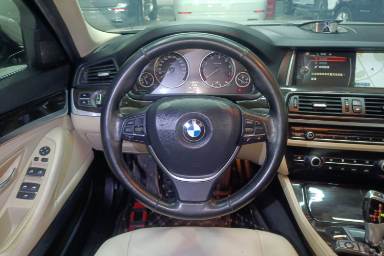 宝马5系 2014款 525Li 豪华设计套装局部细节13