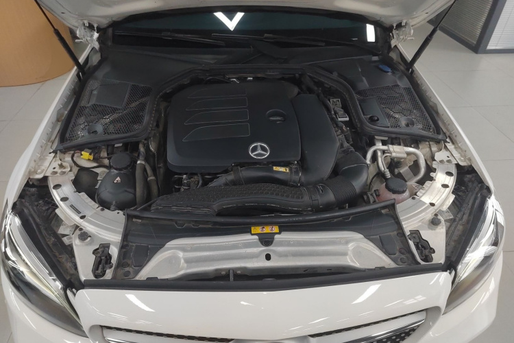 奔驰C级(进口) 2020款 C 260 轿跑车机舱底盘24