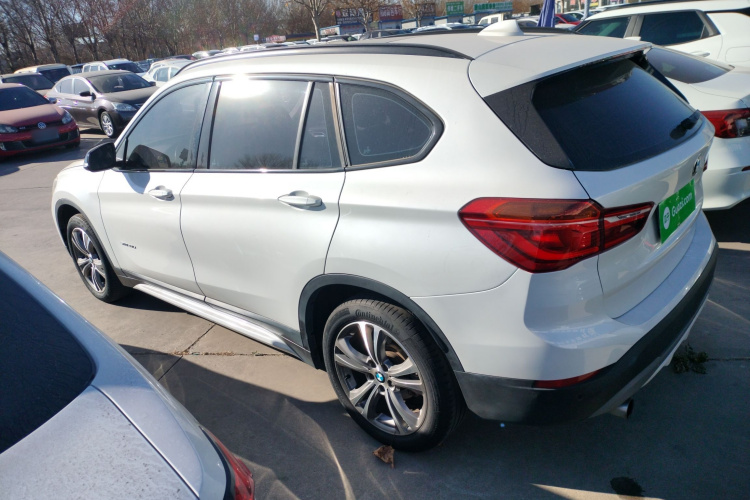 宝马X1 2016款 sDrive20Li 豪华型车身外观4