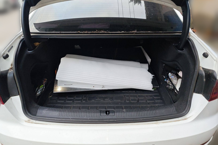 奥迪A4L 2018款 30周年年型 40 TFSI 时尚型局部细节23