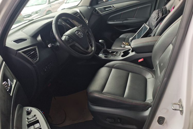 长安CS75 2014款 1.8T 自动尊贵型 国IV中控内饰19