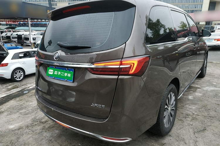 别克GL8 2023款 陆上公务舱 智享型车身外观7