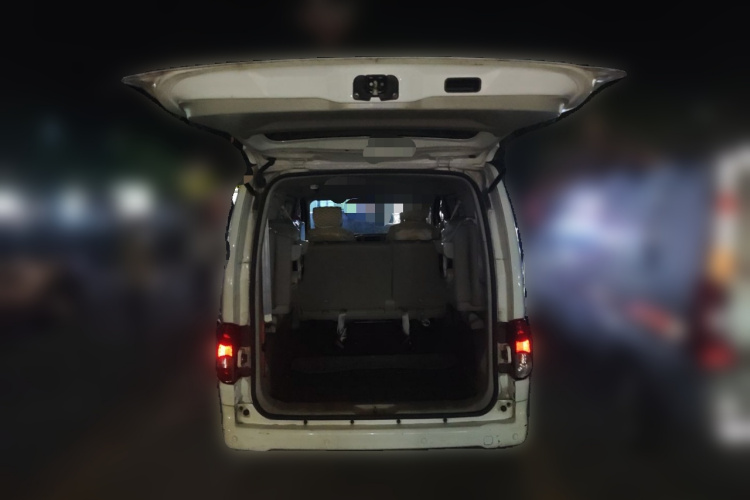 日产NV200 2016款 改款 1.6L CVT豪华型局部细节23