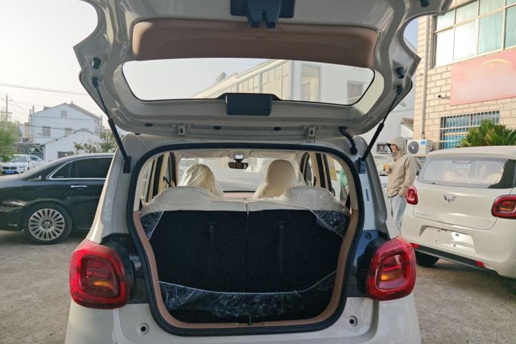 五菱汽车 宏光MINIEV 2025款 四门版 进阶款机舱底盘23