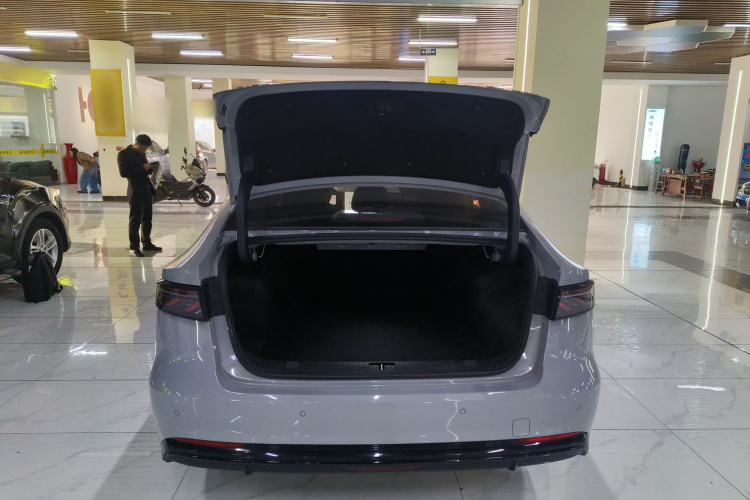 奇瑞 风云A8L 2025款 1.5TGDI 145km 豪华型机舱底盘23